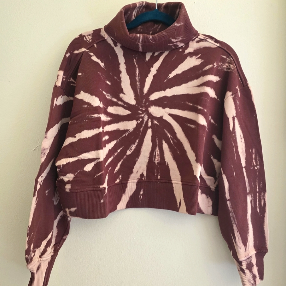 525‎ America Cotton Tye Dye Turtle Neck Crop Sweatshirt In Wildberry Sz XS